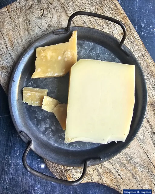 Fromage de brebis et vieux Parmesan