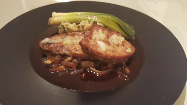 Calf's liver with lime and baby leek