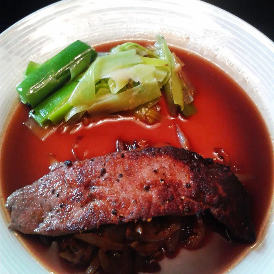 Option B: close-up of the blogger’s cooked liver with lime sauce and leeks.